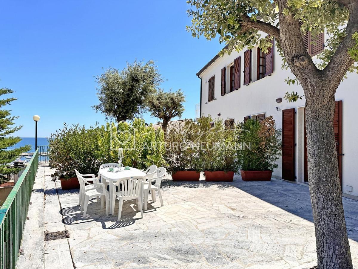 213 - Villa Anna - quadrilocale a Numana al primo piano con VISTA MARE STREPITOSA!- SPIAGGIA WHITE BEACH CLUB OMAGGIO dal lun al ven FINO AL 02-08 - Ferienwohnung Numana