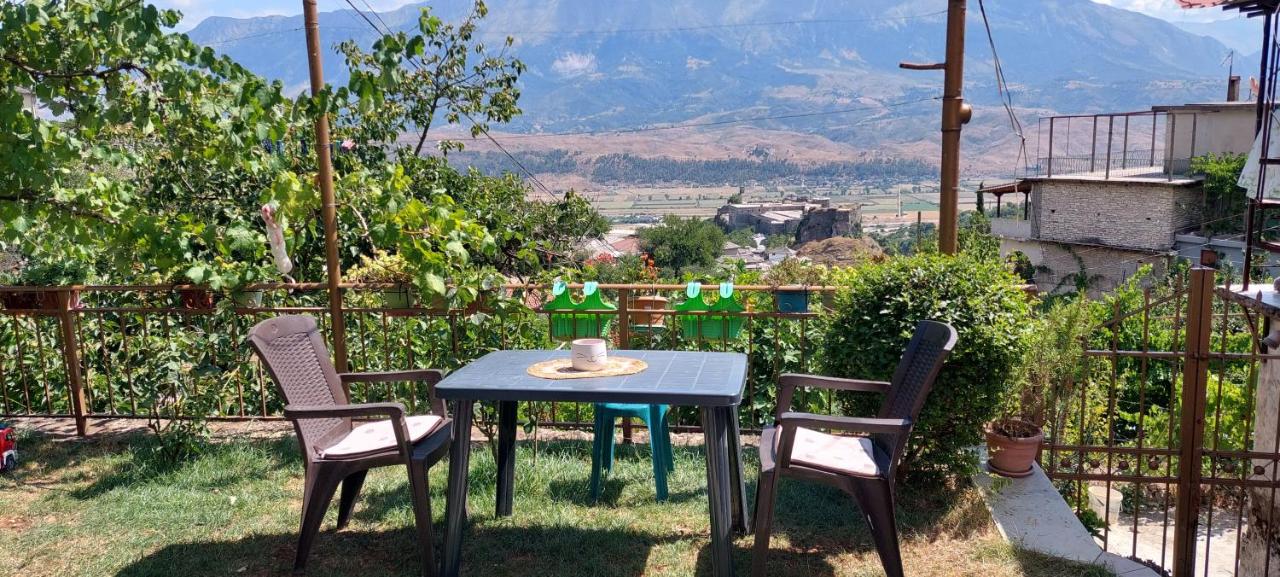 Guest House Bala Private Veranda with Mountain View Free Parking and WiFi - B&B Argirocastro