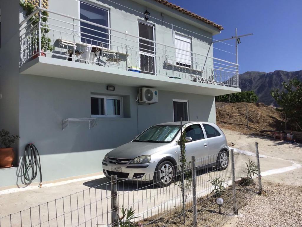 RAVANIS Home - Chambres d’hôtes Ágios Pétros
