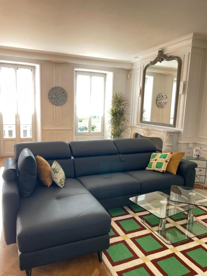 Appartamento con 2 Camere da Letto, Balcone e Terrazza