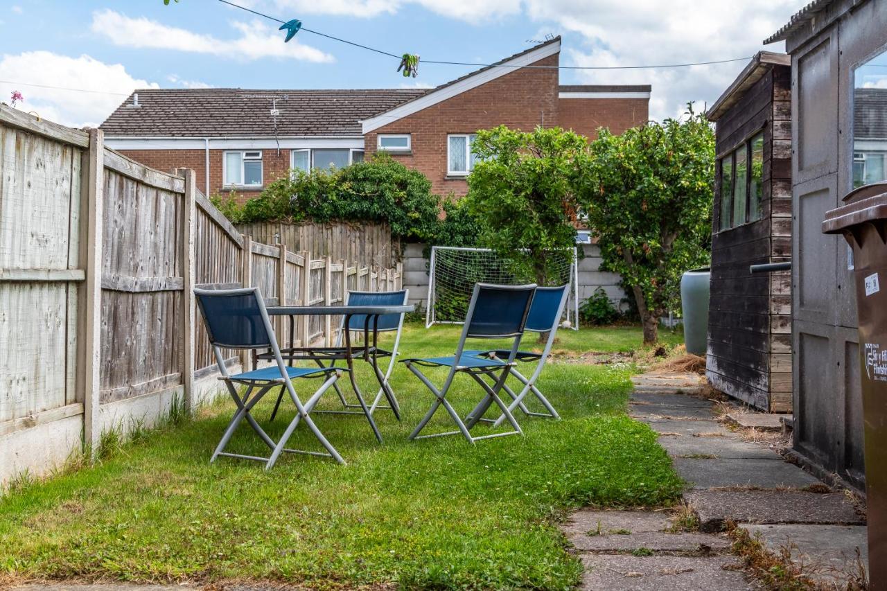 Garden City, Deeside - B&B
