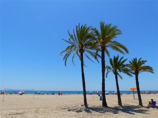Fantastic terrace front of the beach - B&B Santa Pola