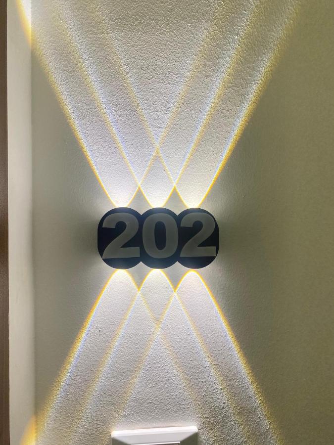 Doppel-/Zweibettzimmer mit Balkon