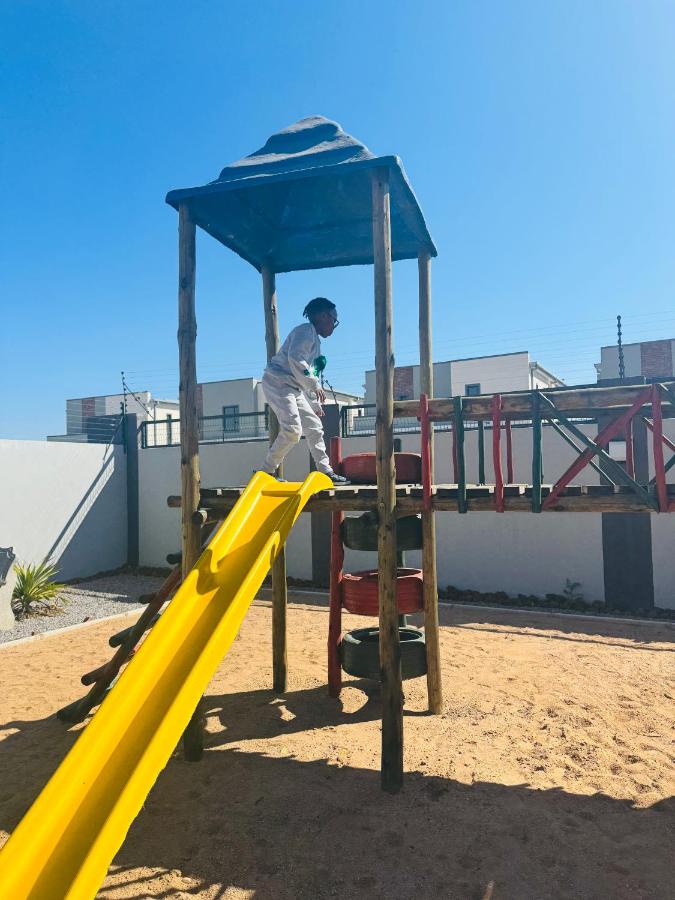 Enzo - Sarona City - B&B Gaborone