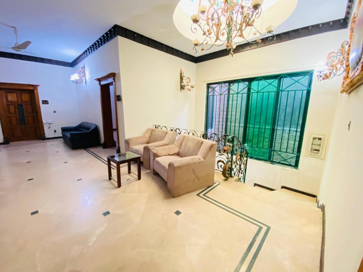 Smart Residency Guest House - B&B Islamabad