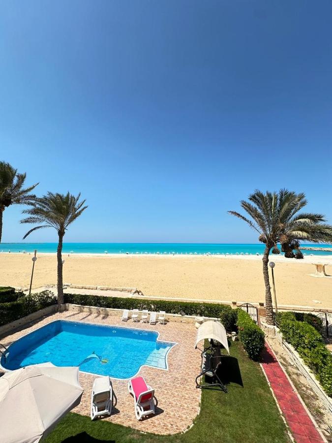فيلا اول صف بحر مارينا الساحل الشمالي العلمين برايفت بول - Bed and Breakfast El Alamein