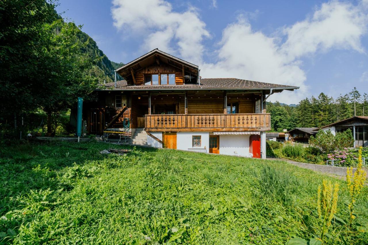 Mountain View near Brienz - free parking - B&B