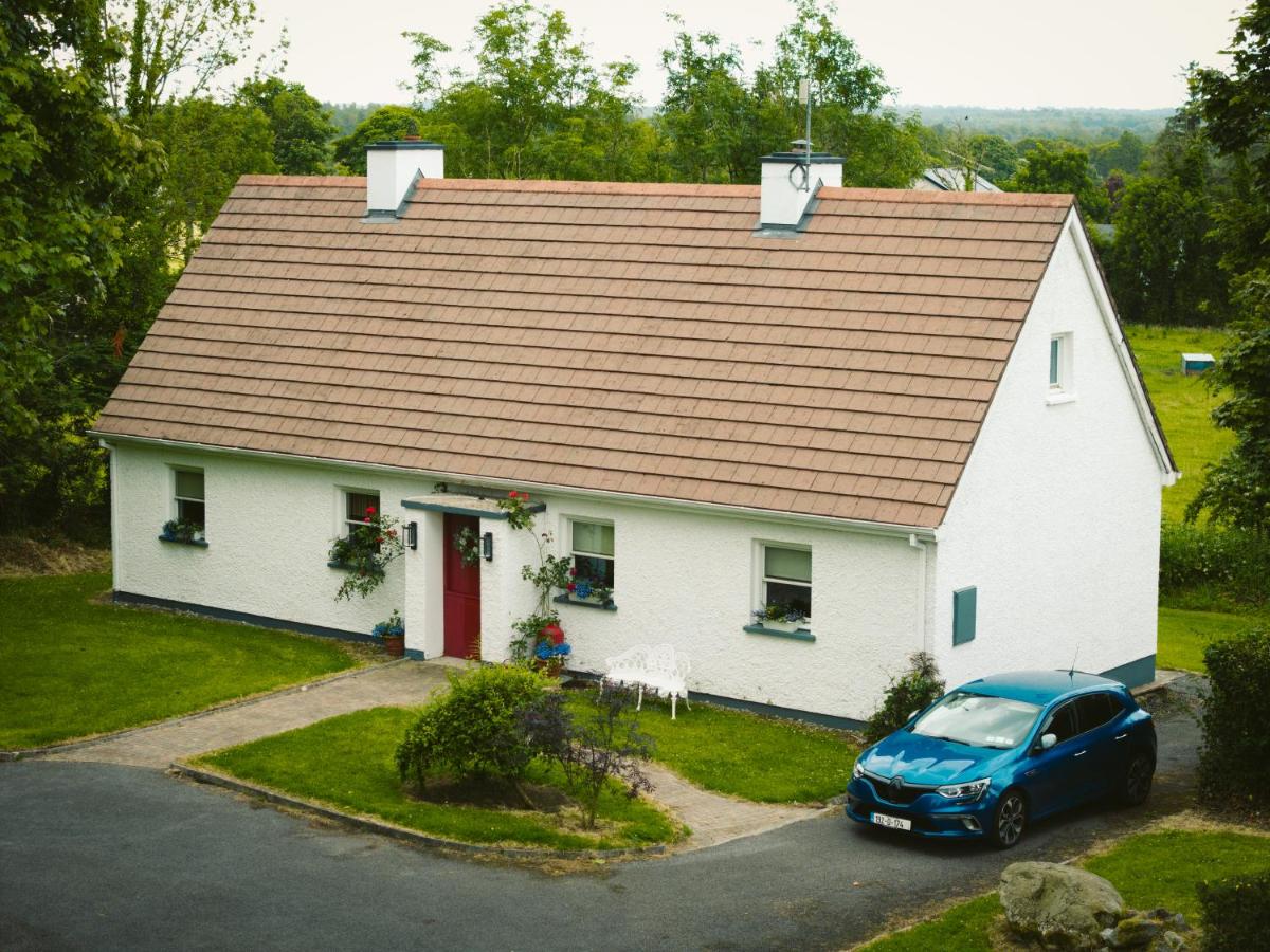 Longford Holiday Red Rose Self Catering Cottage - Bed and Breakfast Longford