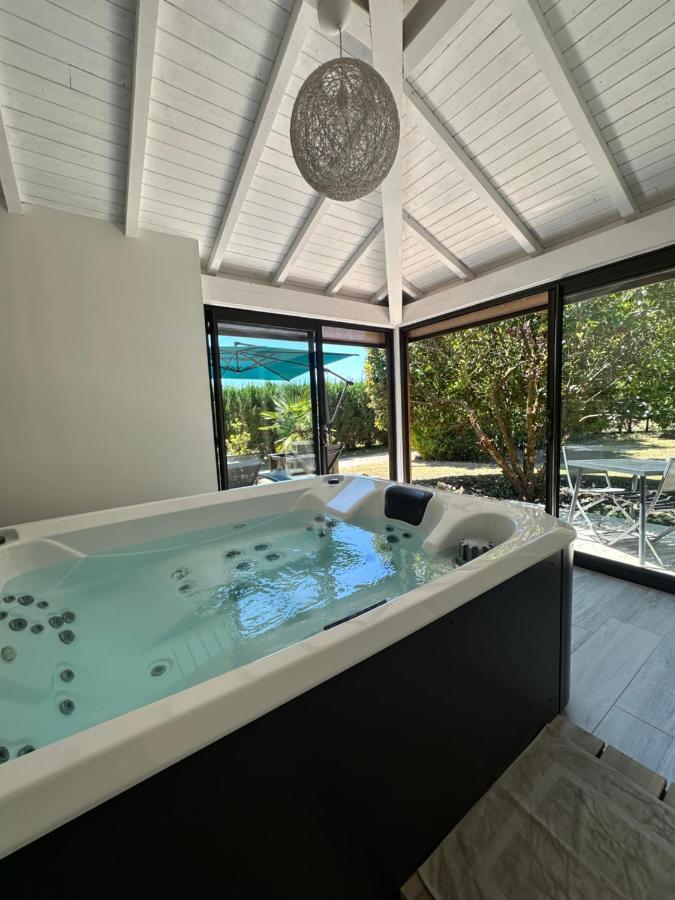 Villa KIKO, Gîte Spa & Sauna privatifs -5 min- Sarlat - Chambres d’hôtes Vitrac