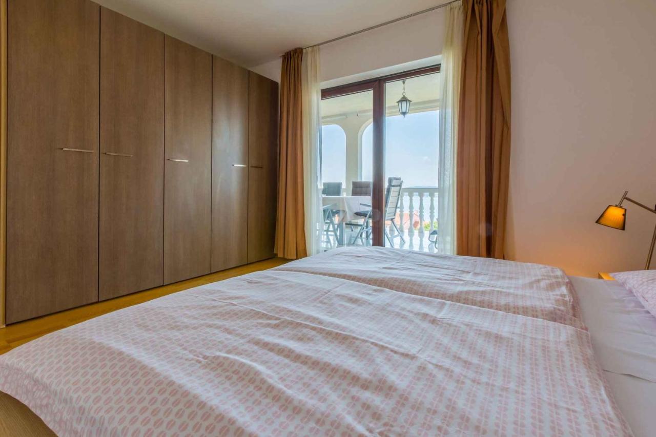 Crikvenica Three-Bedroom Apartment 1 - B&B Crikvenica