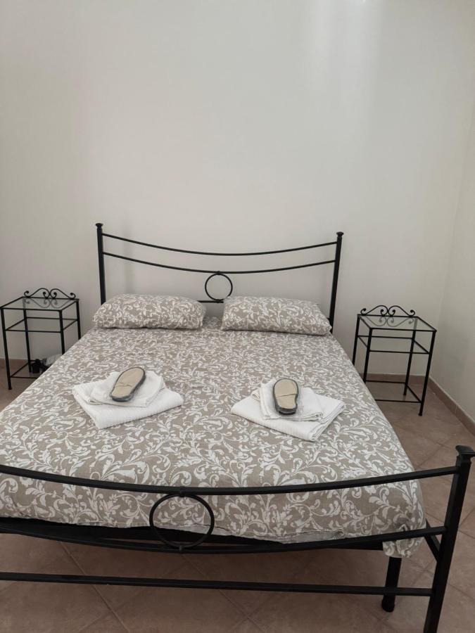 “Coccole nel borgo” 2min to outlet - B&B