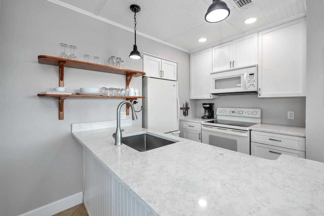 Shipwatch #300 - B&B Saint Simons Island