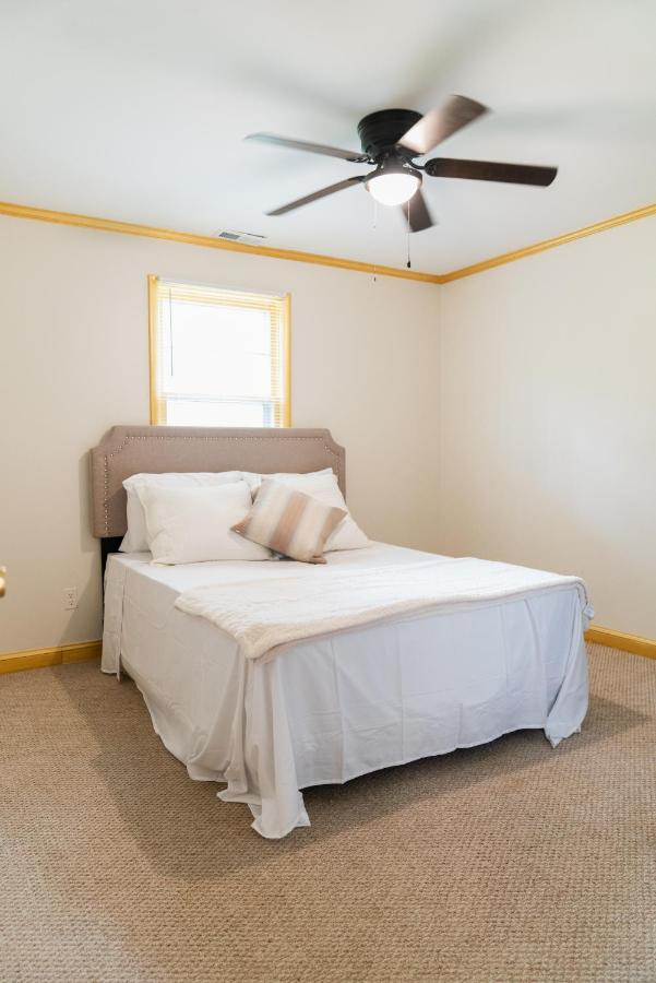 Three-Bedroom Standard Apartment