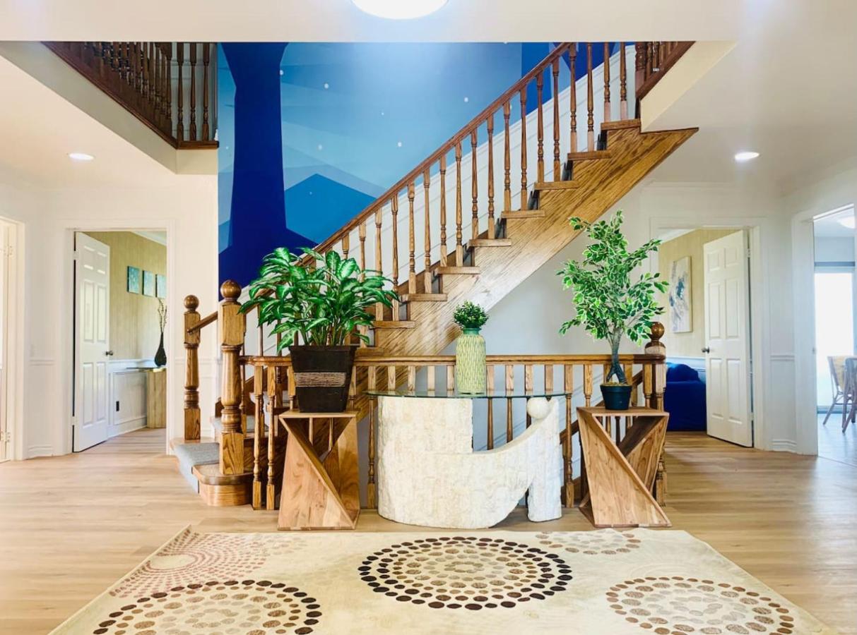 Amazing Unique House in Richmond Hill - Chambres d’hôtes Richmond Hill