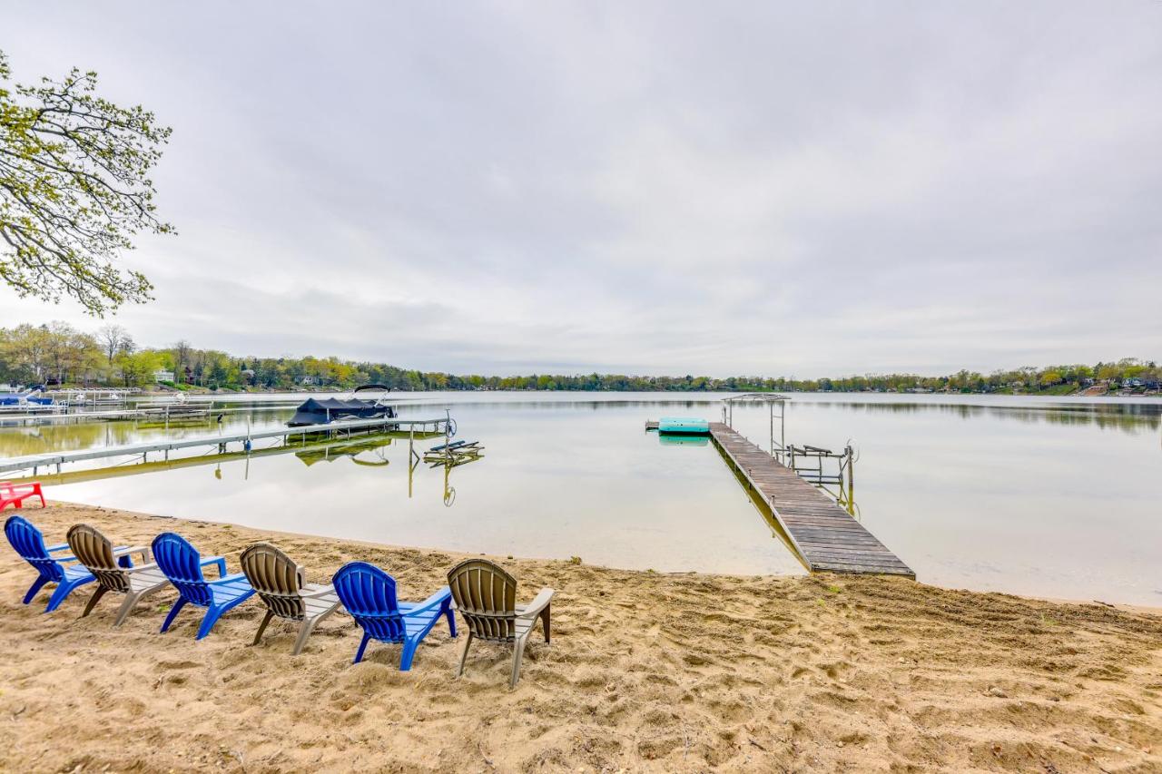 Lakefront Burlington Vacation Rental Dock and Beach - B&B