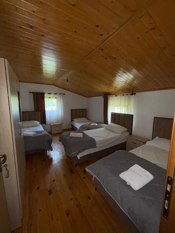 Camera Familiare con Bagno in Comune