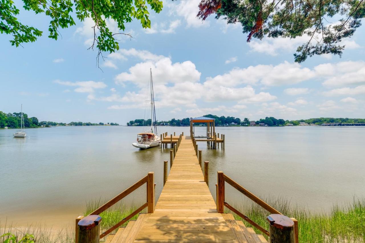 7 and Acre Private Waterfront Gem in Colonial Beach - B&B