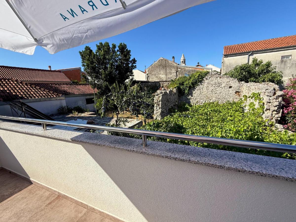 True Apartment Jure - FREE Boat Trip for 7 or more Nights! - B&B Biograd na Moru