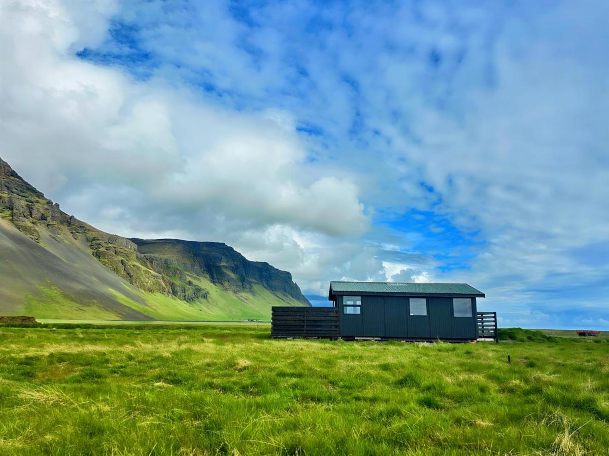 Green Farm Stay with private hot tub - B&B Hvolsvöllur