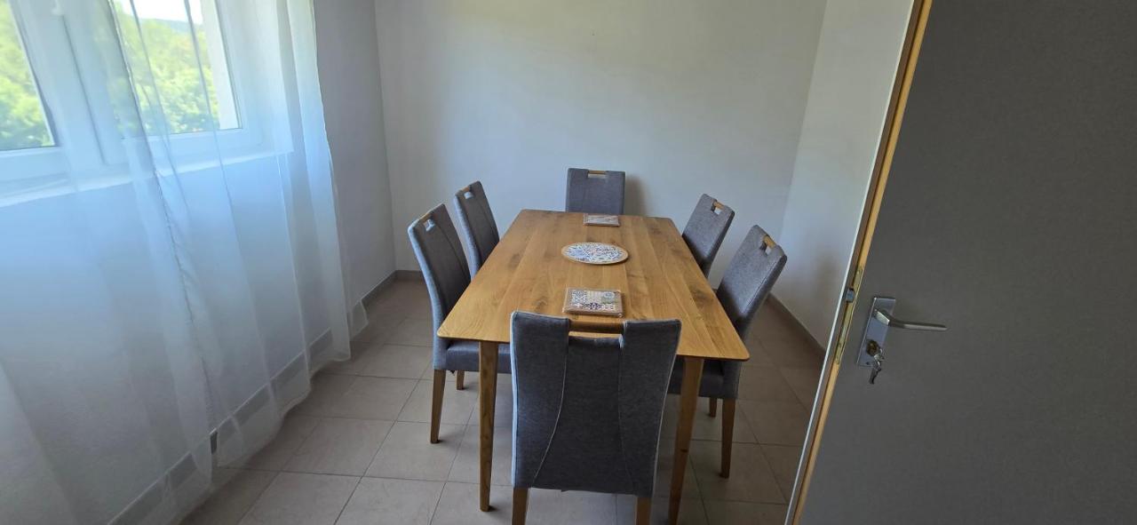 Villa River - Ferienwohnung Olovo