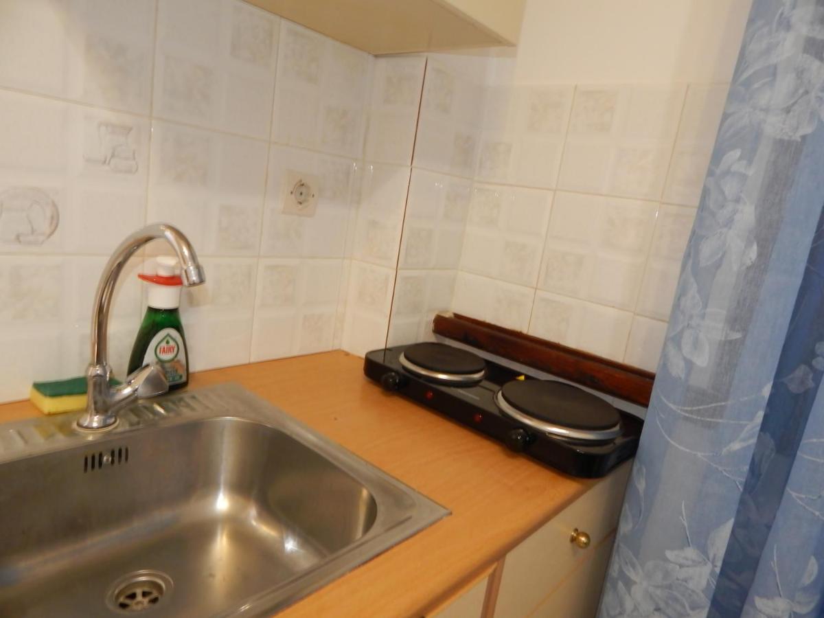 2 Bedroom - Kitchenette