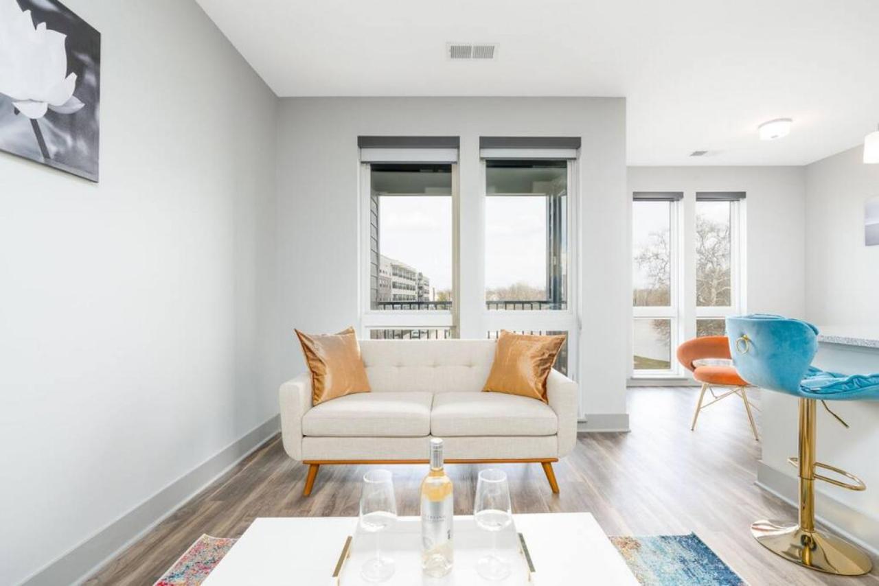 Stylish 1BR Apartment with View - B&B Indianapolis