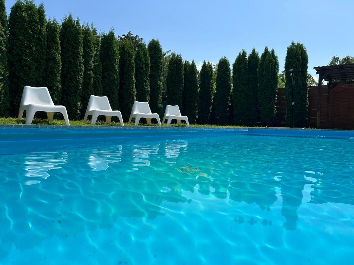 Balaton Bloom Vendégház - Ferienwohnung Siófok