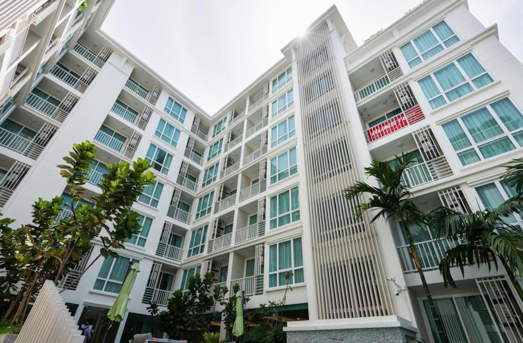 Ekkamai Apartment - B&B