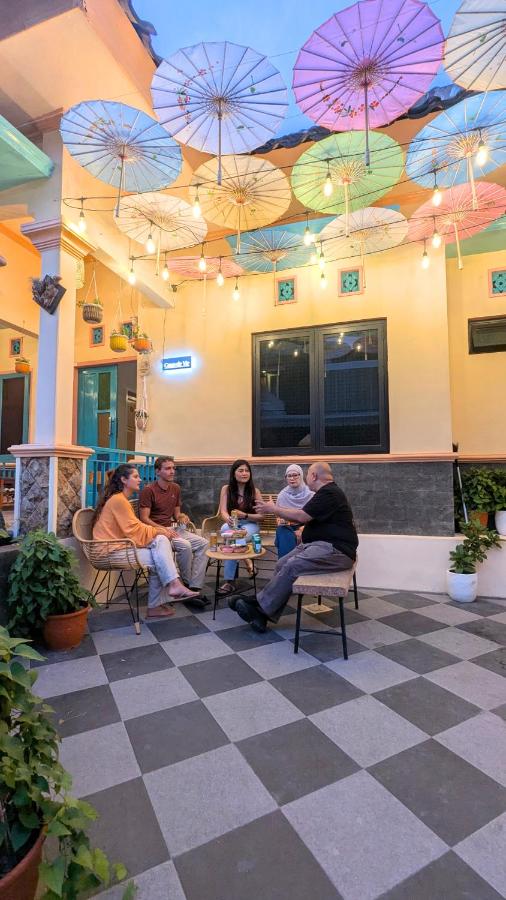 Casa de Vie Homestay - B&B Malang
