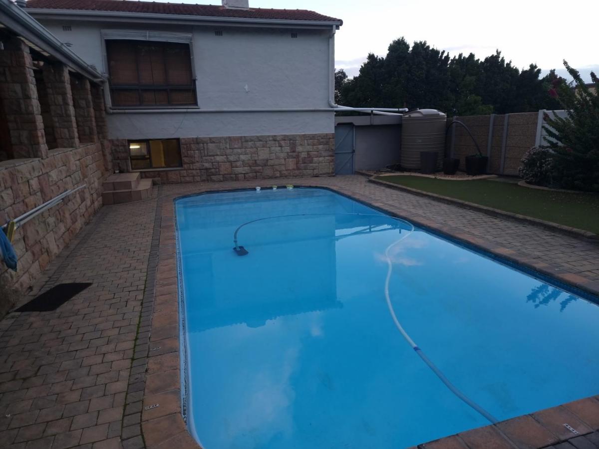 Ojong's Guesthouse Ridgeworth - Bellville - B&B