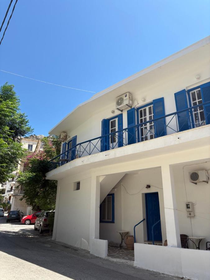 Violeta - B&B Agios Kirykos
