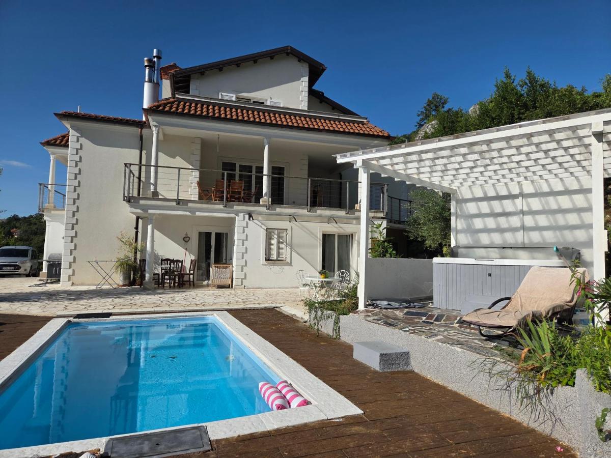 Ferienwohnung mit Pool Kroatien mit Meerblick und Pool - B&B Lovran