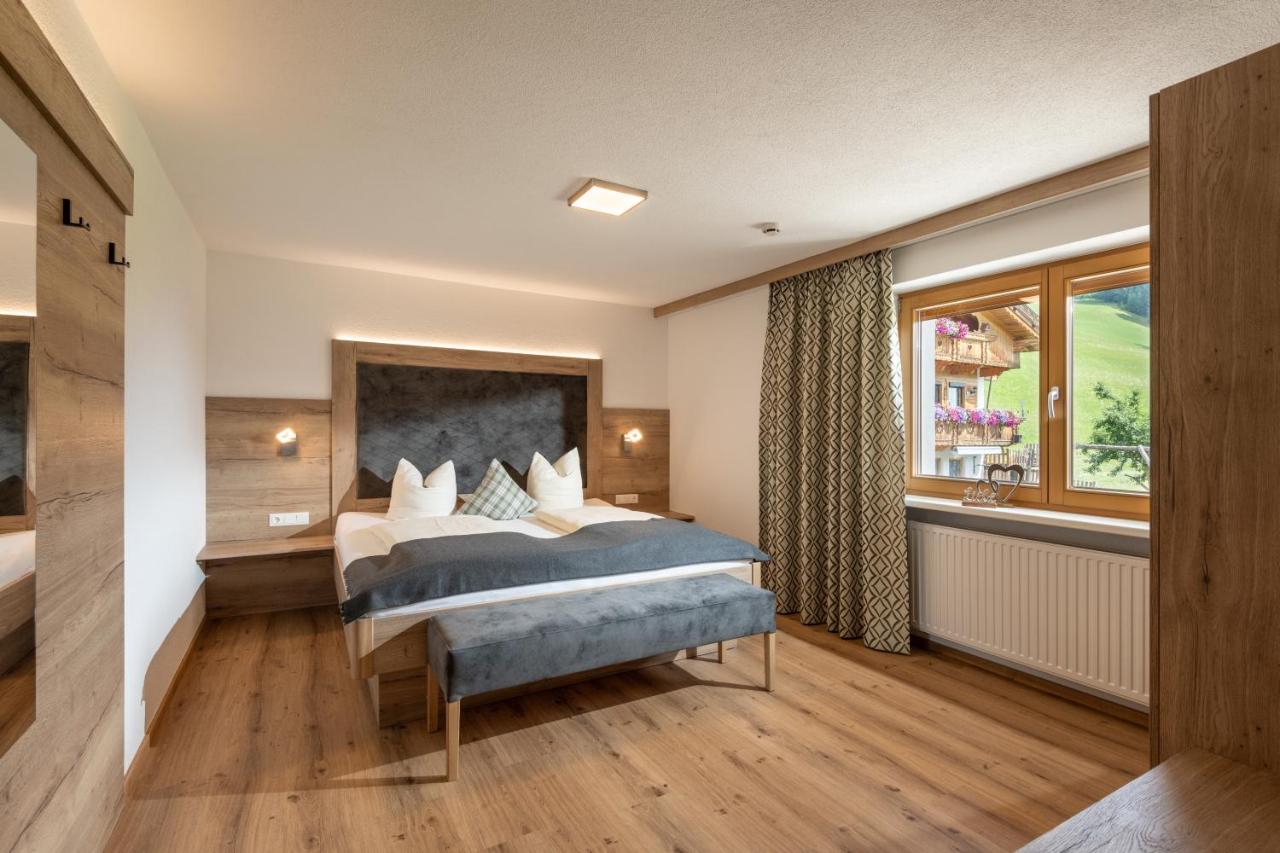 Two-Bedroom Apartment with Mountain View