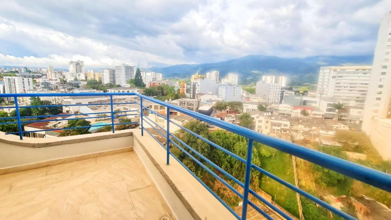 lAS PALMAS PENTHOUSE 360 - Bed and Breakfast Armenia