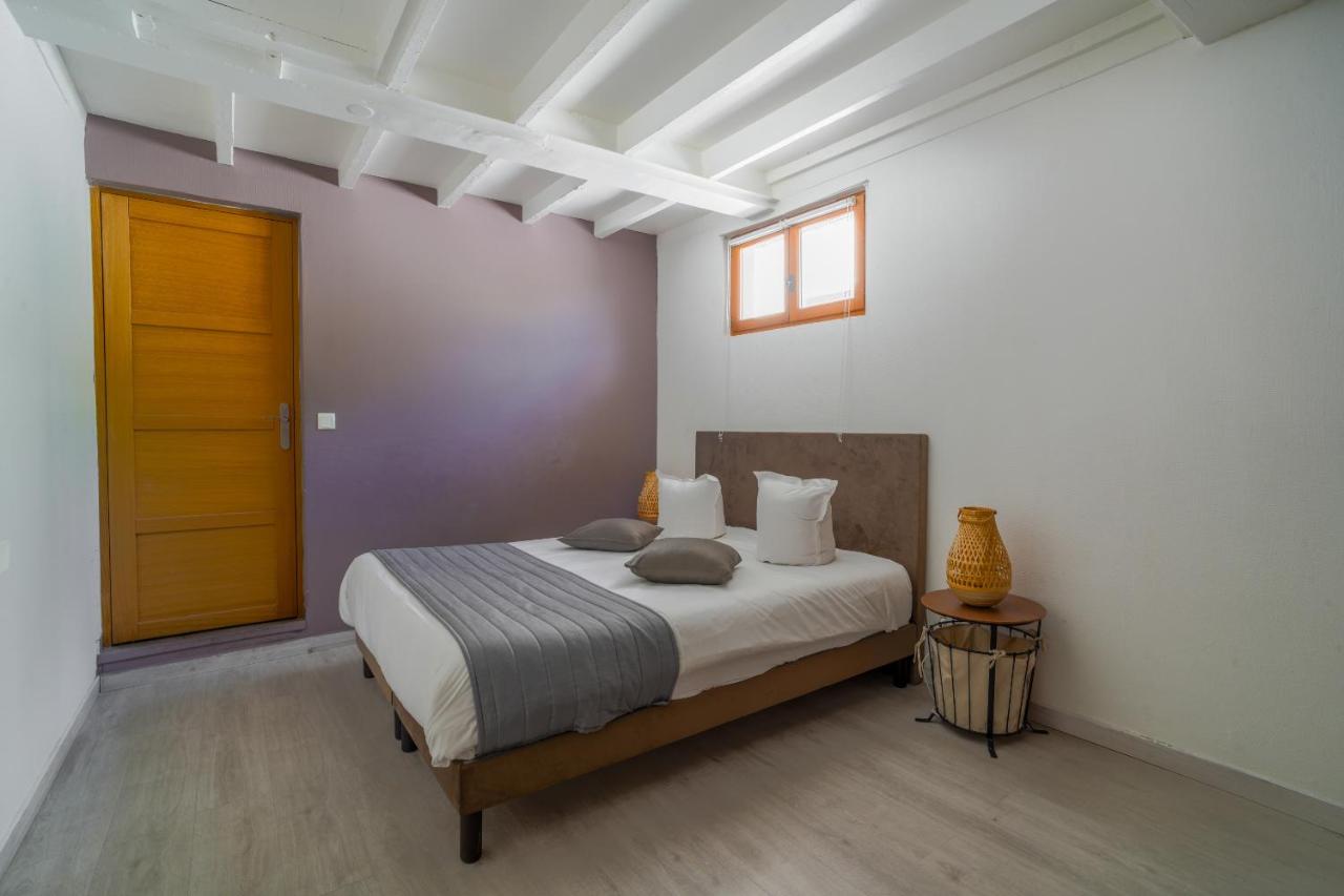 Deluxe One-Bedroom Apartment with City View