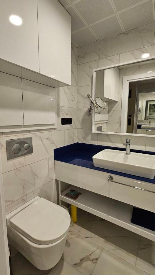 Habitación Doble con balcón (2 adultos + 1 niño)