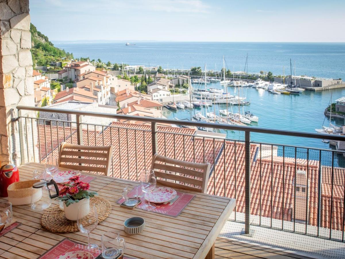 Portopiccolo Avolare Apartment InRed - beach included - B&B