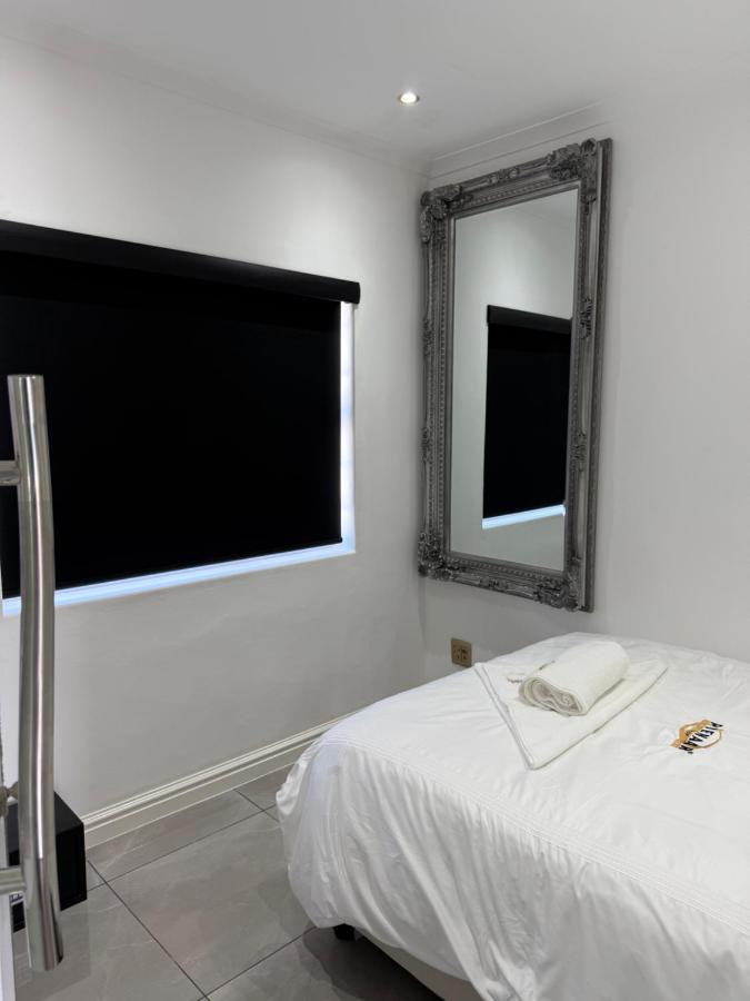 The Zebra Guesthouse - B&B Port Elizabeth