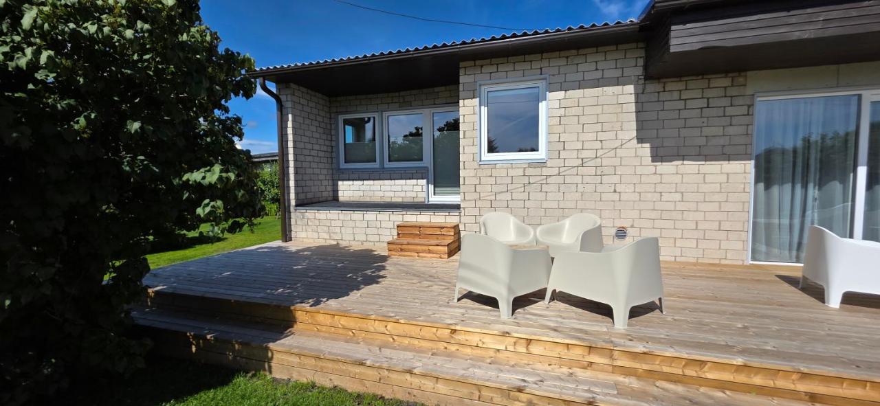 Pihtla põik külalistemaja apartment #2 - Bed and Breakfast Kuressaare