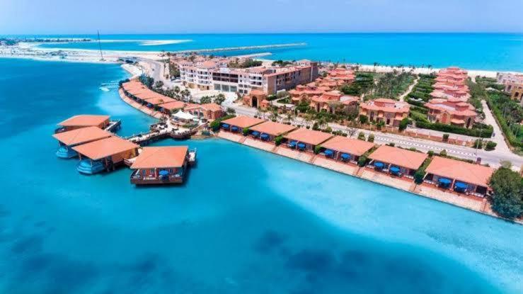 شاليه تاني صف على البحيرة الرمليه مارينا العلمين كود م9 ج - Chambres d'hôtes El-Alamein