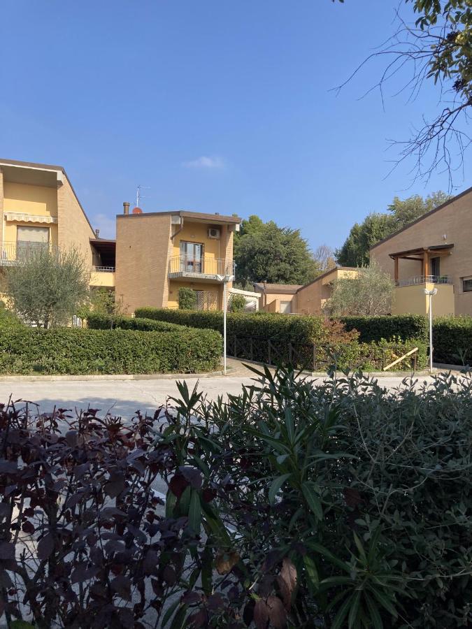Happy House Montemarciano - B&B