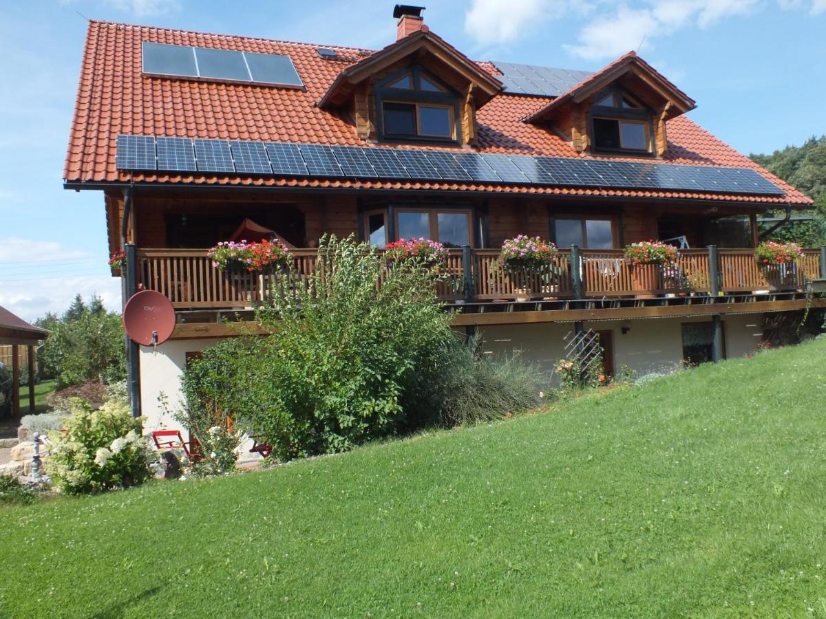 B&B Pirna - Holzhaus "Miri" - Bed and Breakfast Pirna