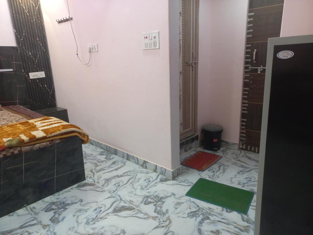 Shri Raghunandan P Guest House near Assi Ghat - B&B Varanasi