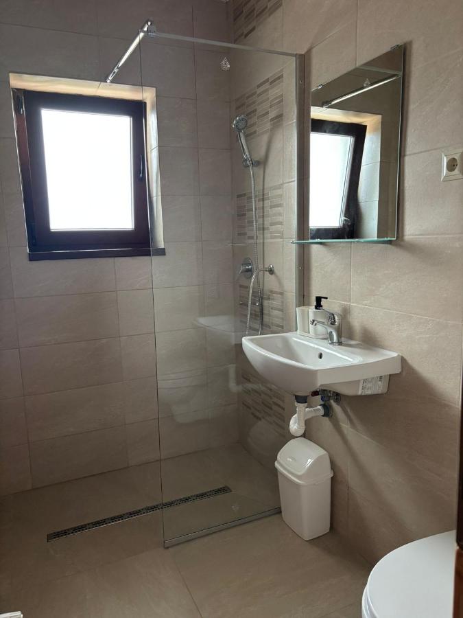 Doppel-/Zweibettzimmer mit Bergblick