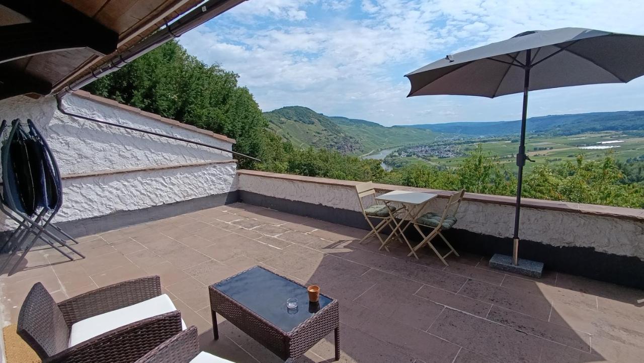 BelaVista'nBed - Peaceful Studio with private Terrace and Amazing Mosel Valley Views - B&B Ürzig
