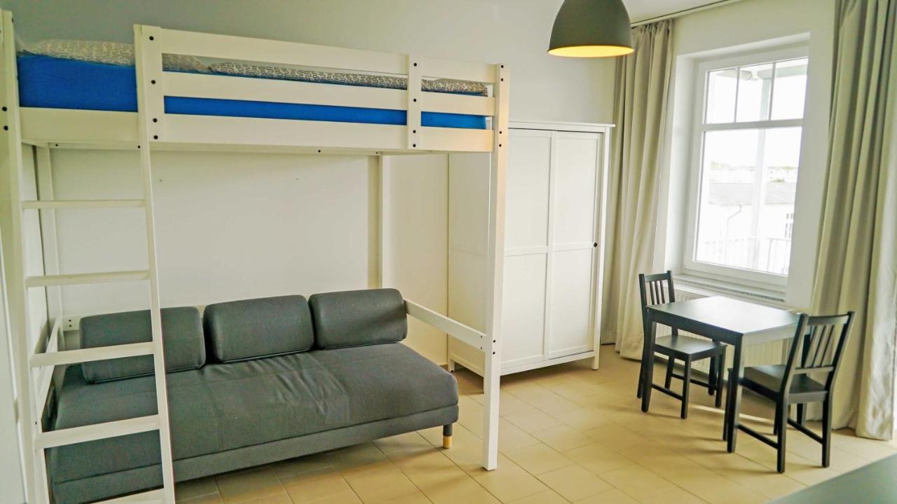 Apartment with Shower