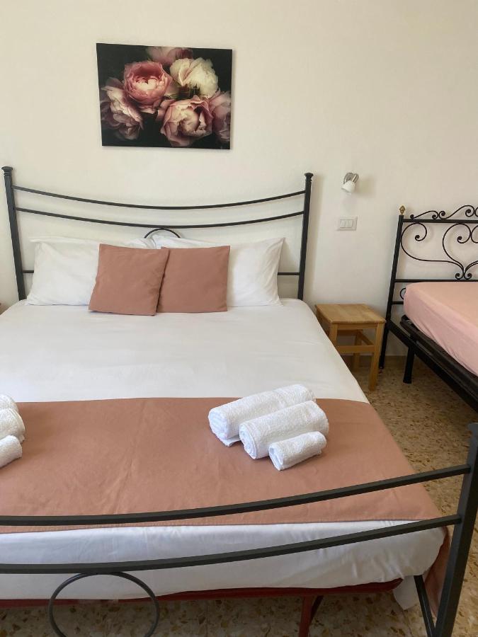 Camera Matrimoniale con Letto Supplementare