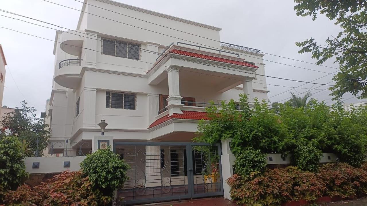 Tulsi Bliss The Holiday Home - B&B Nashik