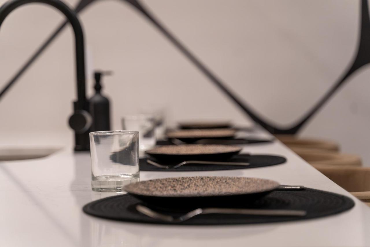 Luxury Lookout with NYC view, 2BR plus Free Parking, Sleeps 8, 20 Percent Off - B&B East Orange