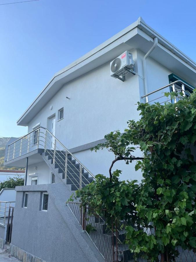 Deskos sea house in Sutomore I floor - B&B
